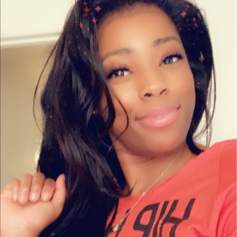 Meet your Posher, Simplylena